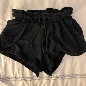 urban outfitters black sweatshorts